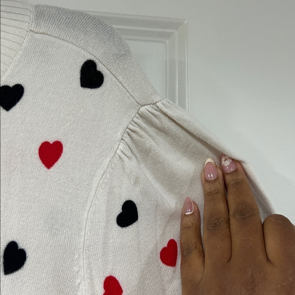 Marled White Sweater with Red and Black Hearts - Picture 5 of 7